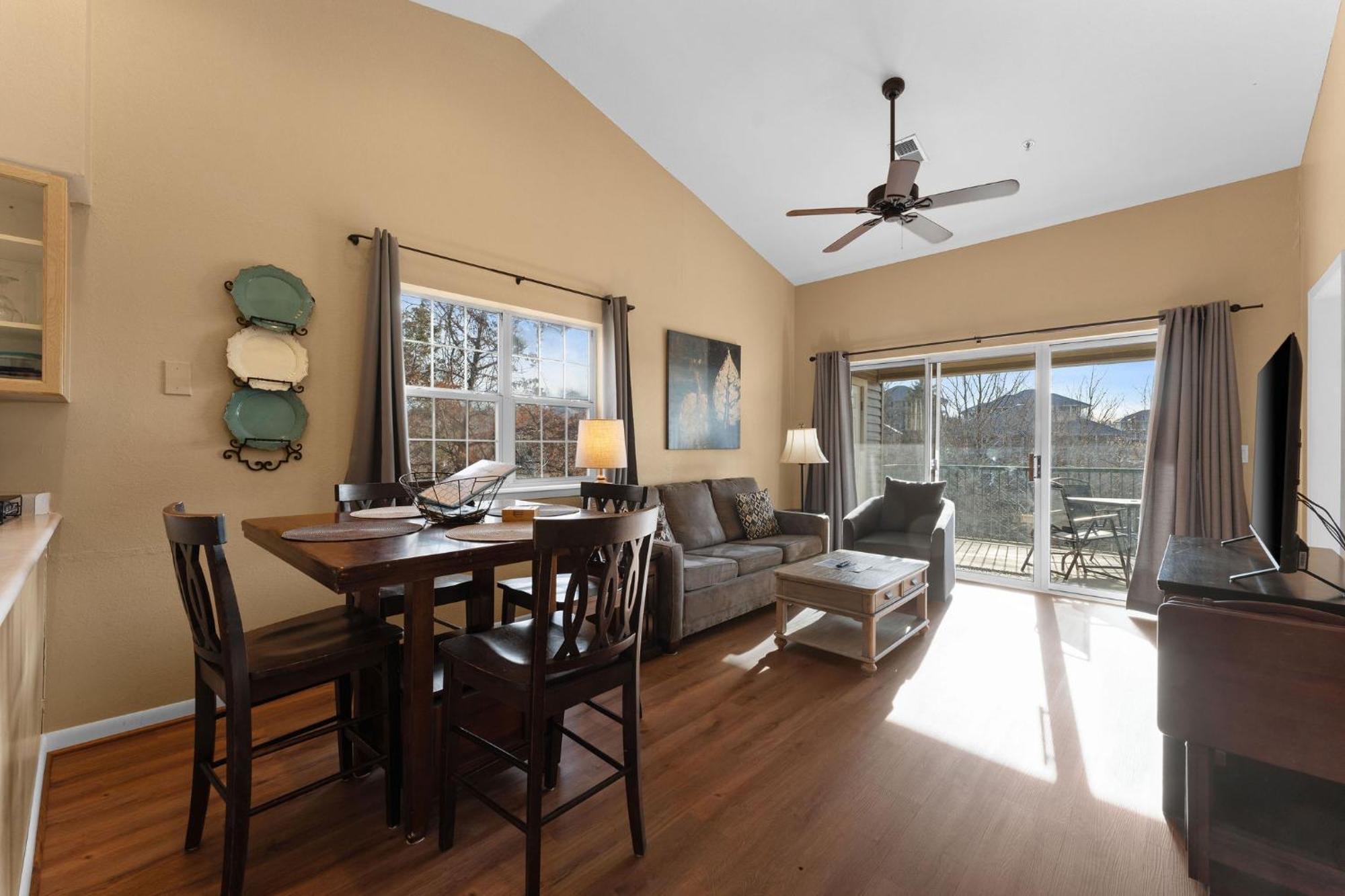 Cozy Top Floor 2Br Condo With View And Amenities!! Point Lookout Zewnętrze zdjęcie