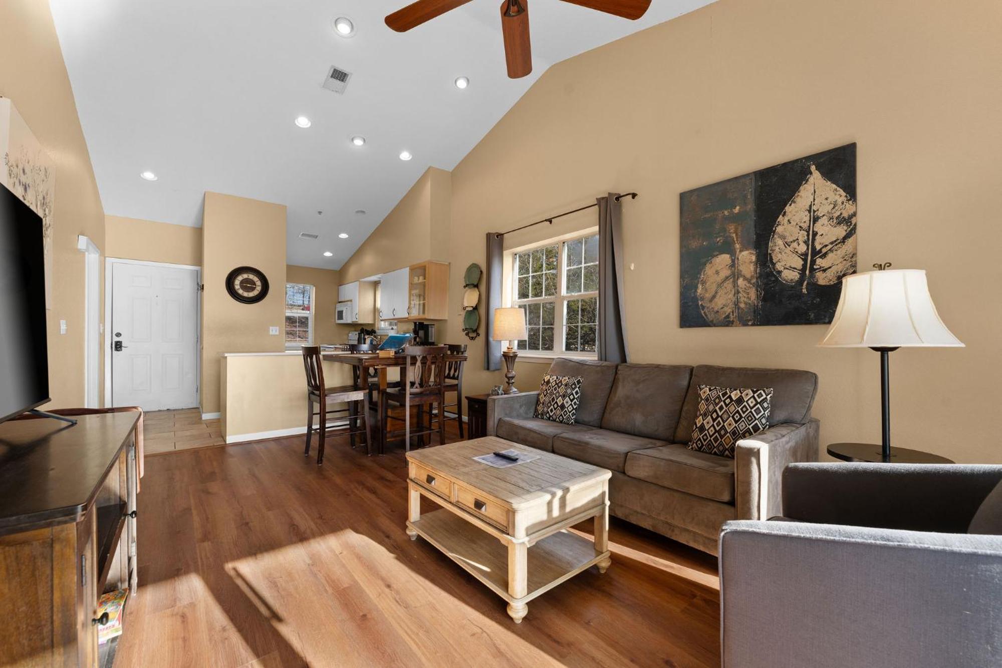 Cozy Top Floor 2Br Condo With View And Amenities!! Point Lookout Zewnętrze zdjęcie