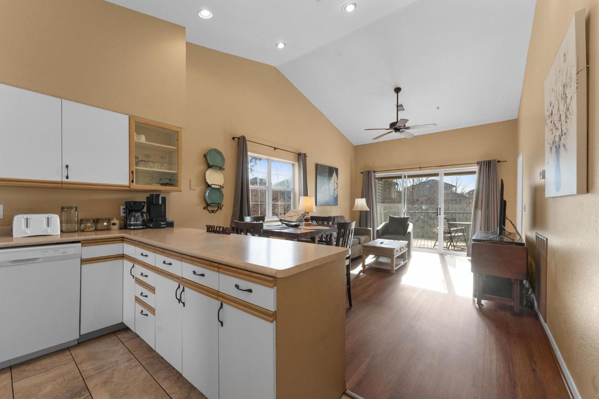 Cozy Top Floor 2Br Condo With View And Amenities!! Point Lookout Zewnętrze zdjęcie